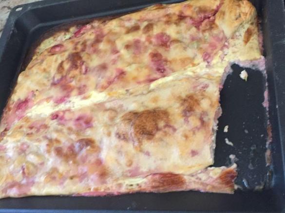 Erdbeer Rhabarber Strudel