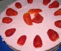 Erdbeer-Quark-Torte