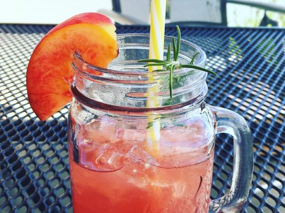 Pfirsich Eistee mit Rosmarin