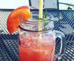 Pfirsich Eistee mit Rosmarin