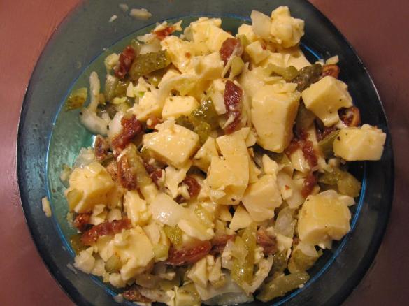 Käsesalat mit Bergkäse und Feigen