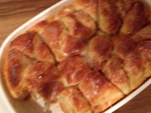 Apfel-Zimt Faltenbrot mit Vanillesoße