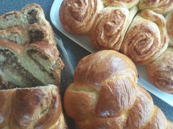 Nusszopf, Hefezopf und Schneckennudeln in einem Aufwasch