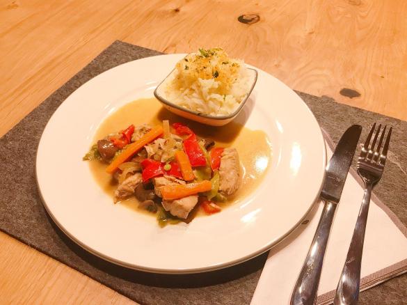 Thai-Curry mit Hähnchenbrust und Gemüse