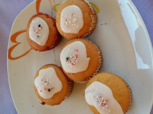 Zitronen-Joghurt-Muffins aus dem rosa Back Buch