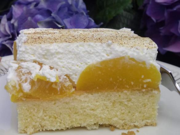 Schmandkuchen mit Pfirsichen nicht so süß