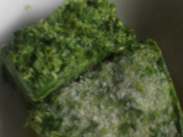 Spinatspätzle mit Speck und sosse hollandaise