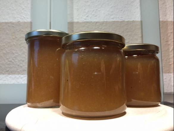 Apfelkonfitüre mit Ahornsirup (winterlich)