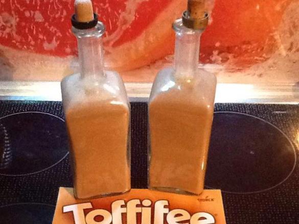Variation von Toffifee-Likör