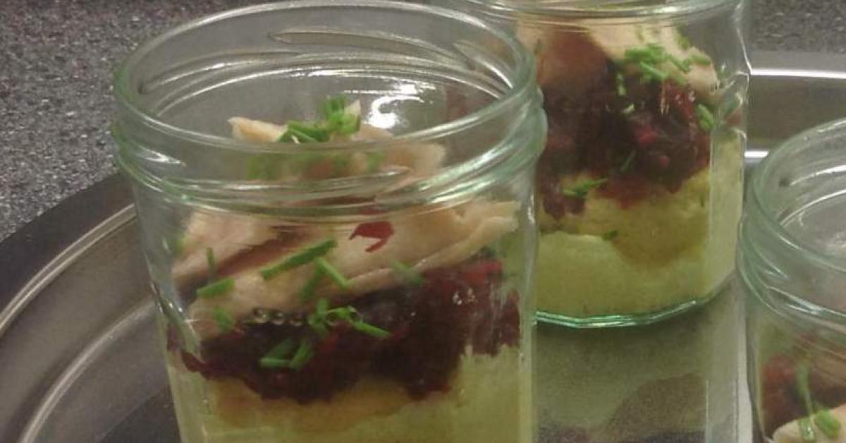 Rote-Bete-Häckerle auf Eierstich mit Forellenfilet von Stefania1973 ... Rote-Bete-Häckerle auf Eierstich mit Forellenfilet von Stefania1973 ...