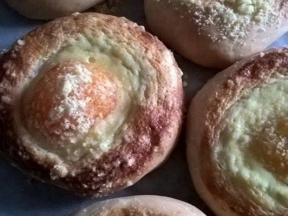 Quark-Aprikosen-Streusel-Taler