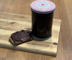 Schoko-Creme mit Mandeln und Haselnüssen