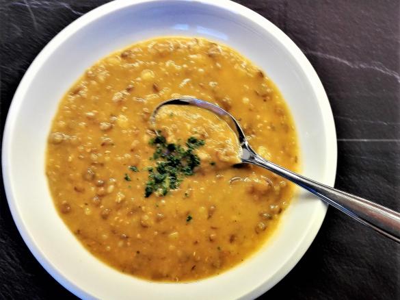 Linsensuppe, fast vegetarisch, ohne Zwiebel