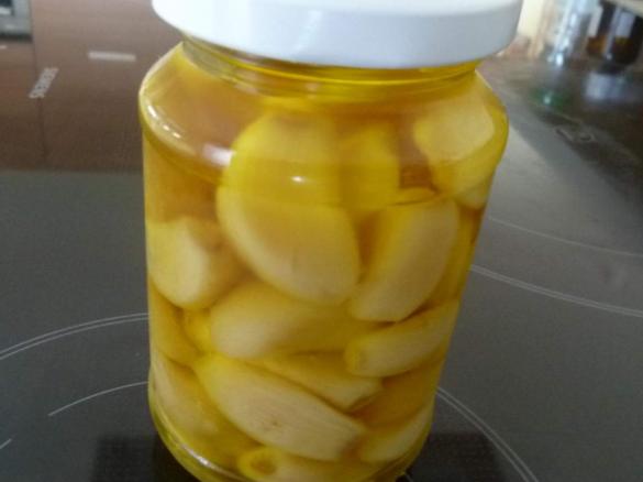 Knoblauch pikant eingelegt