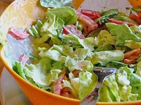 Süßes Salatdressing mit Honig