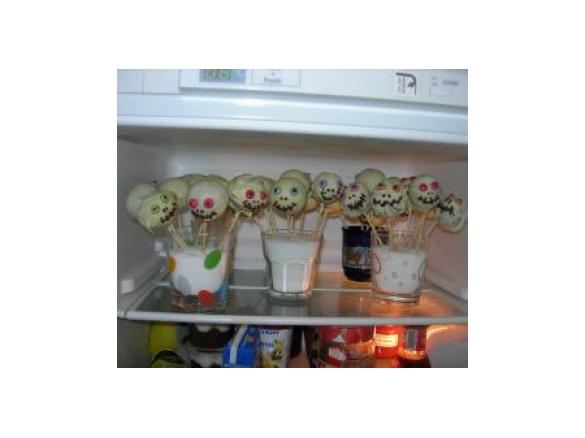 Gespenster - Cake - Pops aus den Finessen 5 / 2012