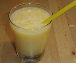 Banane-Orange-Pfirsich Smoothie