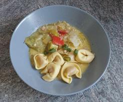 Tortellini mit Gemüse in Orangensosse