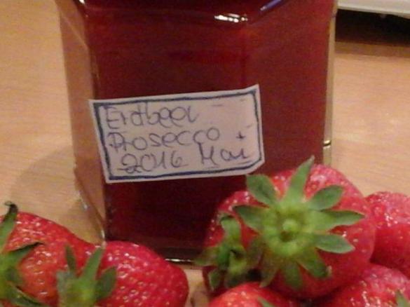 Erdbeermarmelade mit Prosecco