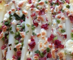 Variation von Knuspriger Flammkuchen mit Spargel 