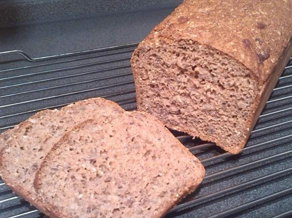 schnelles saftiges Dinkelbrot 