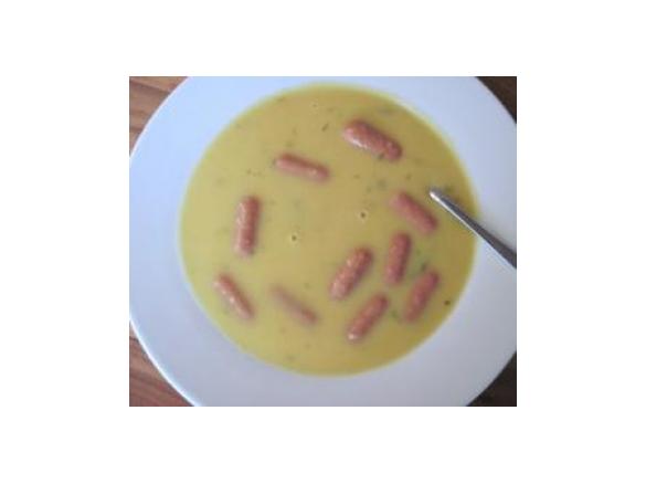 Kartoffelcremesuppe mit Würstchen
