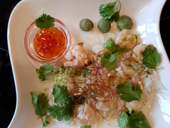 Gerrys lauwarmer Glasnudelsalat Bangkok mit Garnelen, Koriander und Wasabi Peanuts