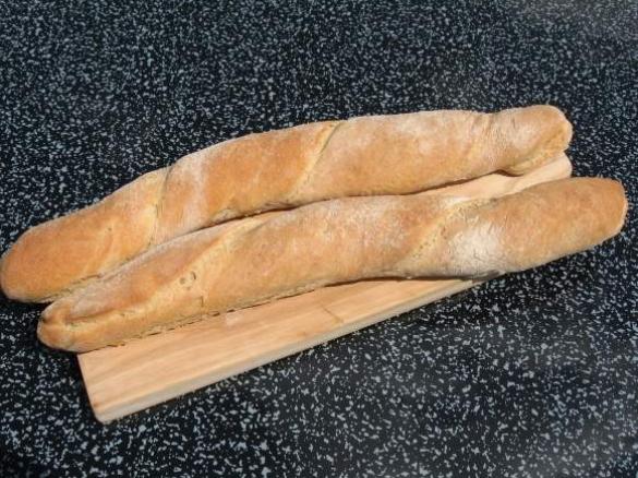 Helles Sauerteig-Baguette