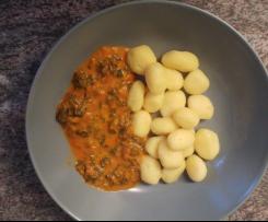 Tomaten-Spinat-Sosse mit Gnocchi