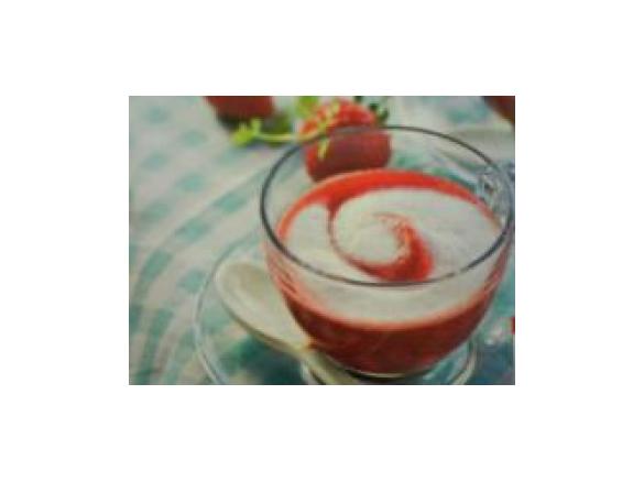 Erdbeer-Cappuccino  (mit Wassermelone und Milchschaum)