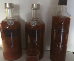 Mexikaner (scharfer Wodka-Tomaten-Schnaps)