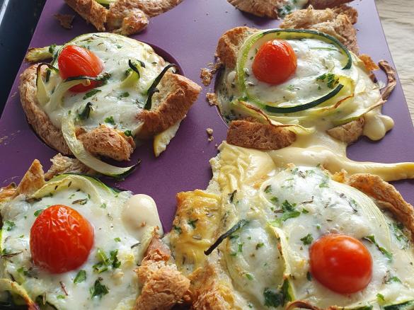 Glücksmixer Zucchini-Tomaten-Eier Nester