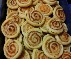 Blätterteig-Lachsröllchen