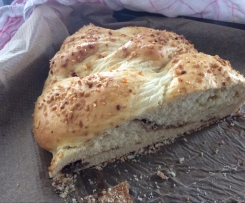 Schoko-Krokant-Osterzopf Hefezopf