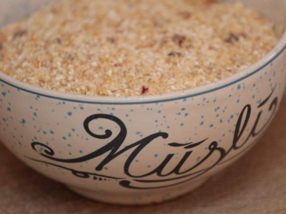 Vollwertiges, gesundes Kinder-Müsli