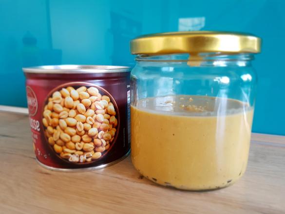 Erdnussbutter fein