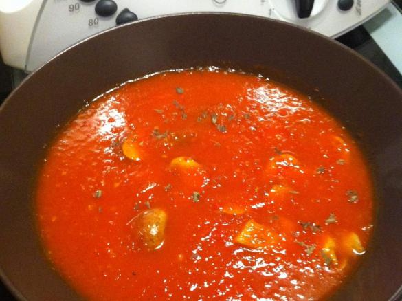 Tomaten-Paprika-Suppe mit Champions
