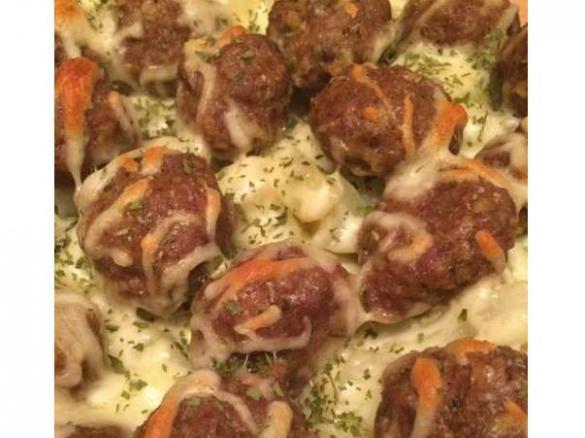 Kohlrabi-Kartoffel-Auflauf mit Hackbällchen