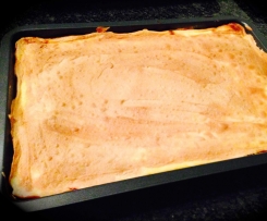 Käsekuchen mit einer Baiserschicht