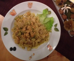 Lachs & Krabben in Mango-Dill Sauce mit Thymian-Bandnudeln 