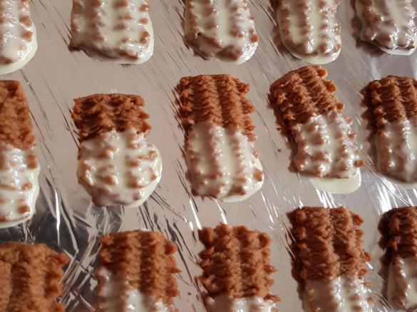 Nougat-Spritzgebäck