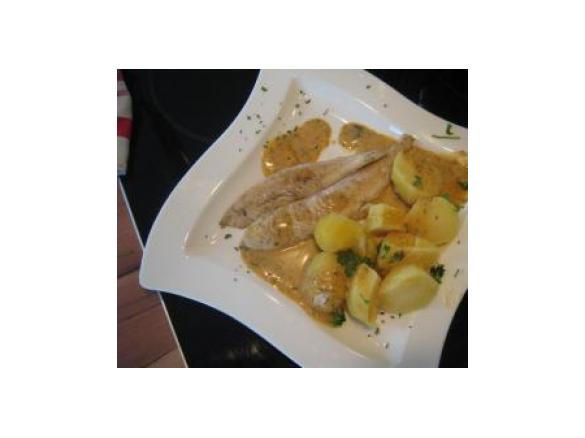 Pangasius Filet mit Petersilienkartoffeln in feiner Weißwein-Dill Soße