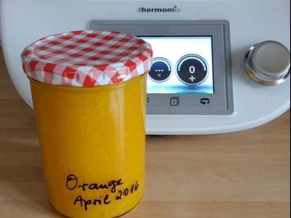 Fruchtig-herbe Orangenmarmelade