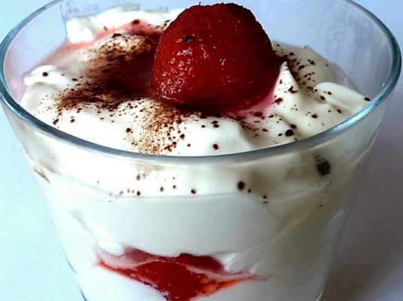 Erdbeer-Mascarpone-Schichtdessert 