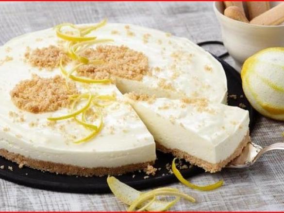Frischkäsetorte mit Löffelbiskuit ohne Sahne