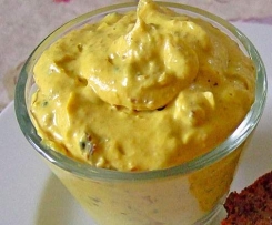 Dattel-Curry Aufstrich pikant