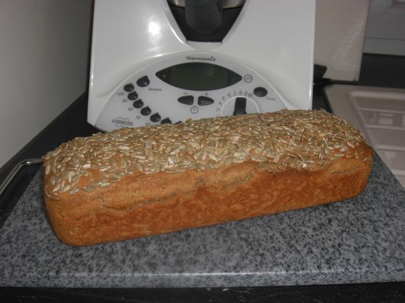 Dinkel-Roggenbrot mit Rübenkraut