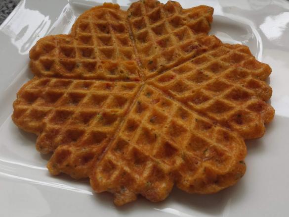 Paprika Waffeln mit Schinken
