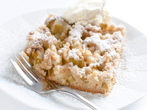 Rhabarberkuchen/Obstkuchen mit Streusel