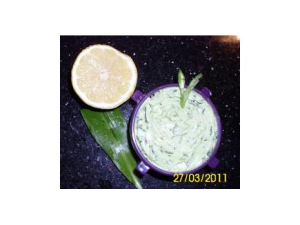 Bärlauchbutter mit Zitrone